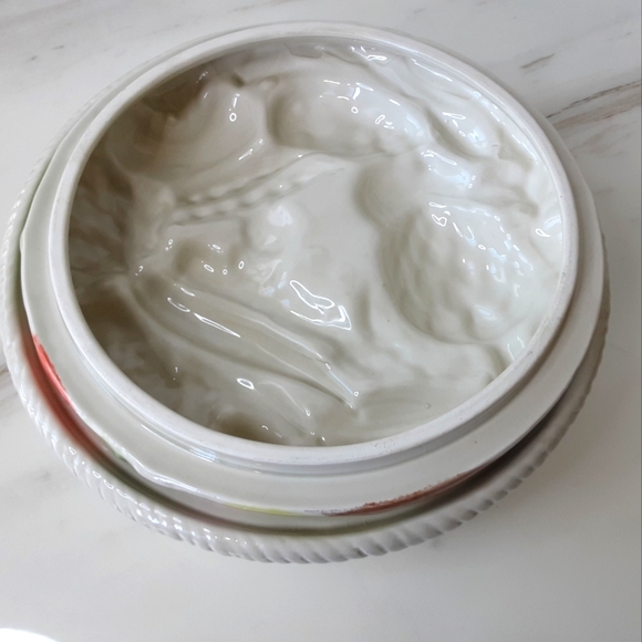 FITZ & FLOYD Round Covered Casserole Dish Garden Basket Vege - Picture 9 of 10